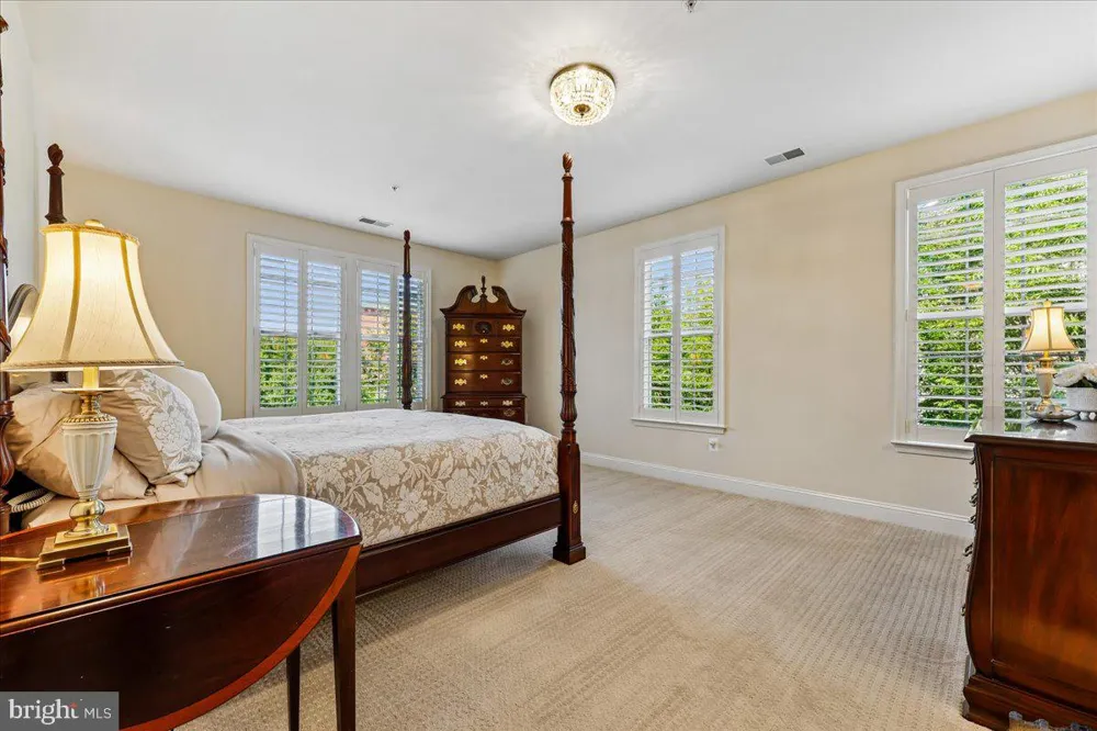 9403 BLACKWELL #301 Rockville, MD 20850