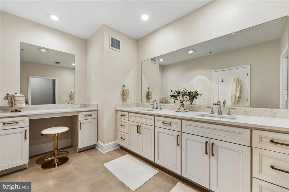 9403 BLACKWELL #301 Rockville, MD 20850