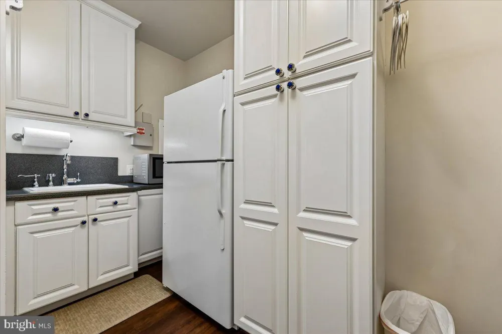 9403 BLACKWELL #301 Rockville, MD 20850