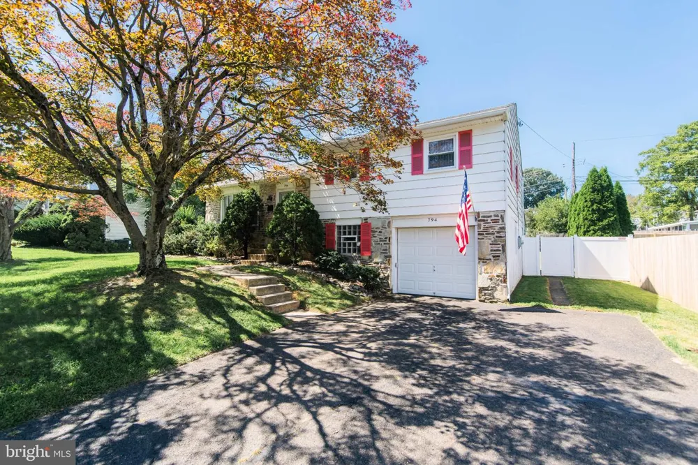 794 NORTH HILLS AVENUE Glenside, PA 19038