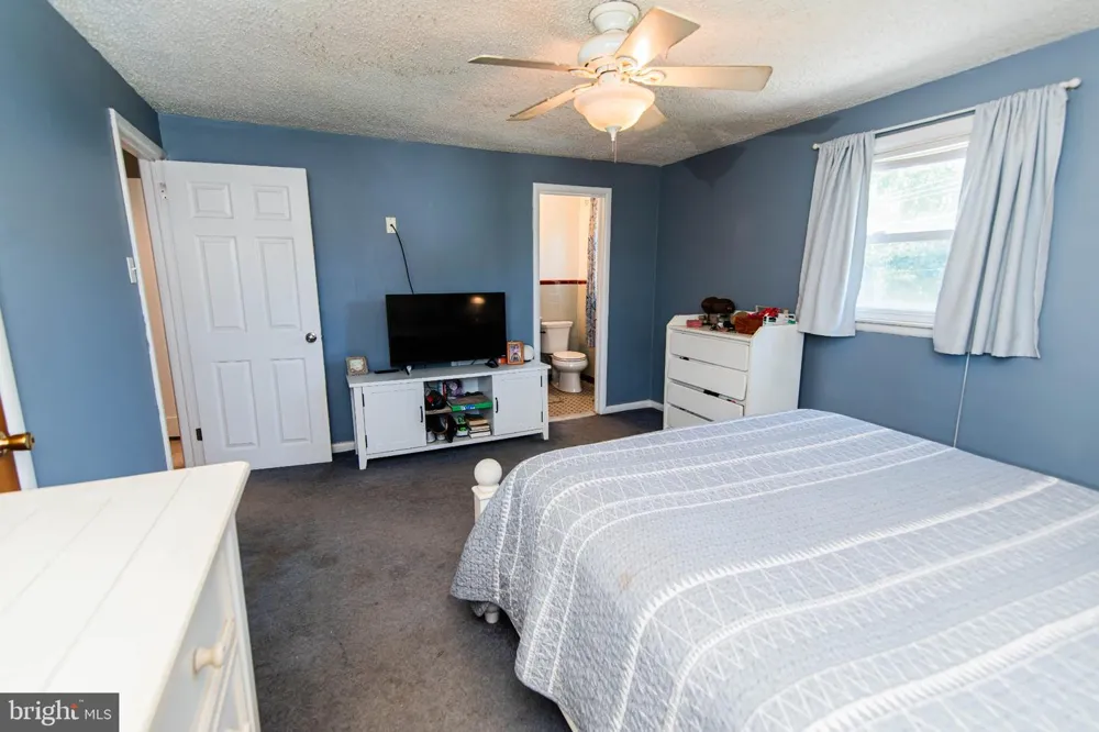 794 NORTH HILLS AVENUE Glenside, PA 19038