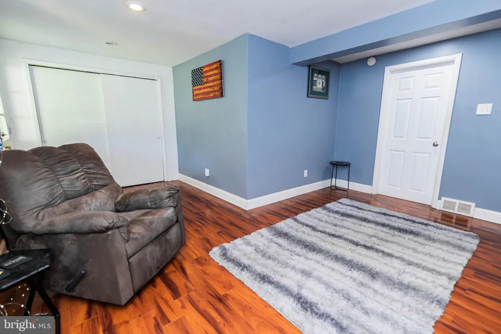 794 NORTH HILLS AVENUE Glenside, PA 19038