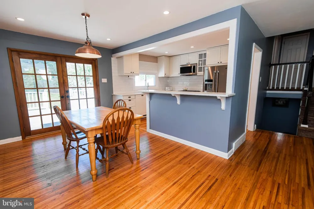 794 NORTH HILLS AVENUE Glenside, PA 19038