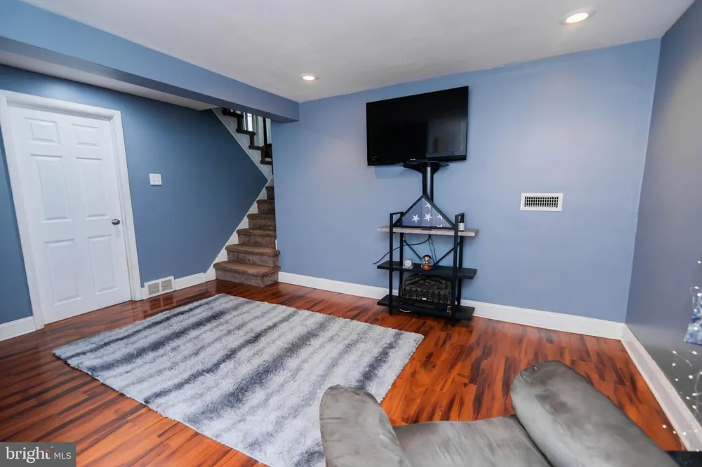 794 NORTH HILLS AVENUE Glenside, PA 19038