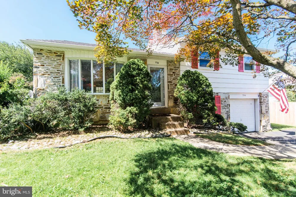 794 NORTH HILLS AVENUE Glenside, PA 19038