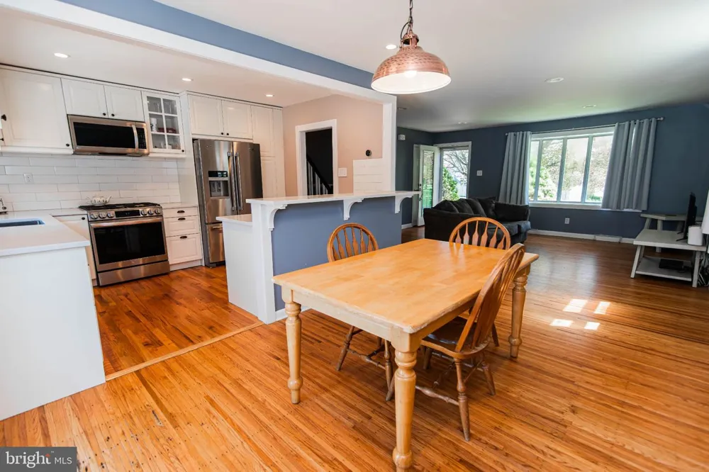 794 NORTH HILLS AVENUE Glenside, PA 19038