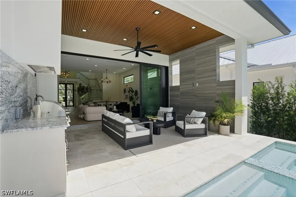 8th Terrace Naples, FL 34102