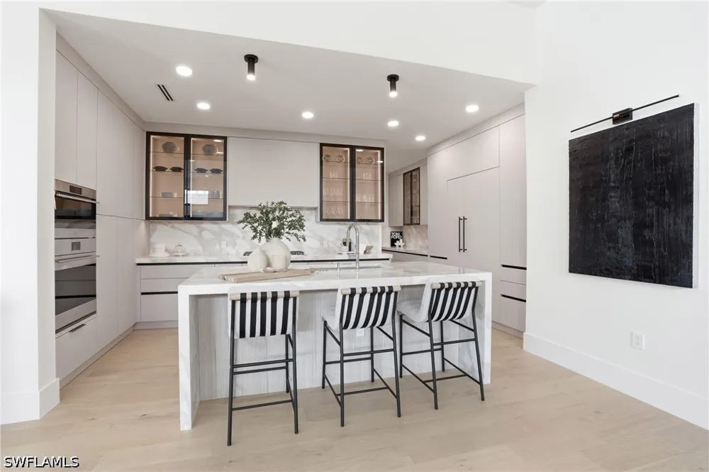 8th Terrace Naples, FL 34102