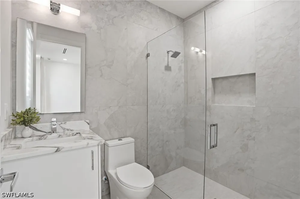 8th Terrace Naples, FL 34102