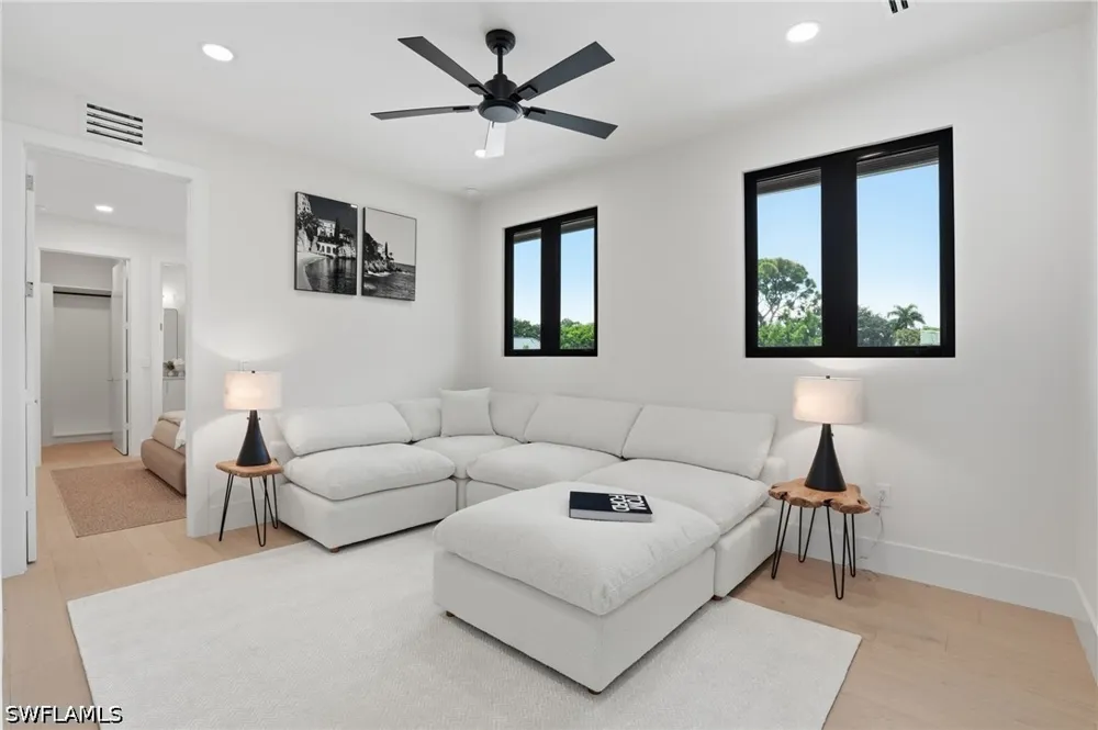 8th Terrace Naples, FL 34102
