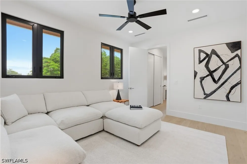 8th Terrace Naples, FL 34102