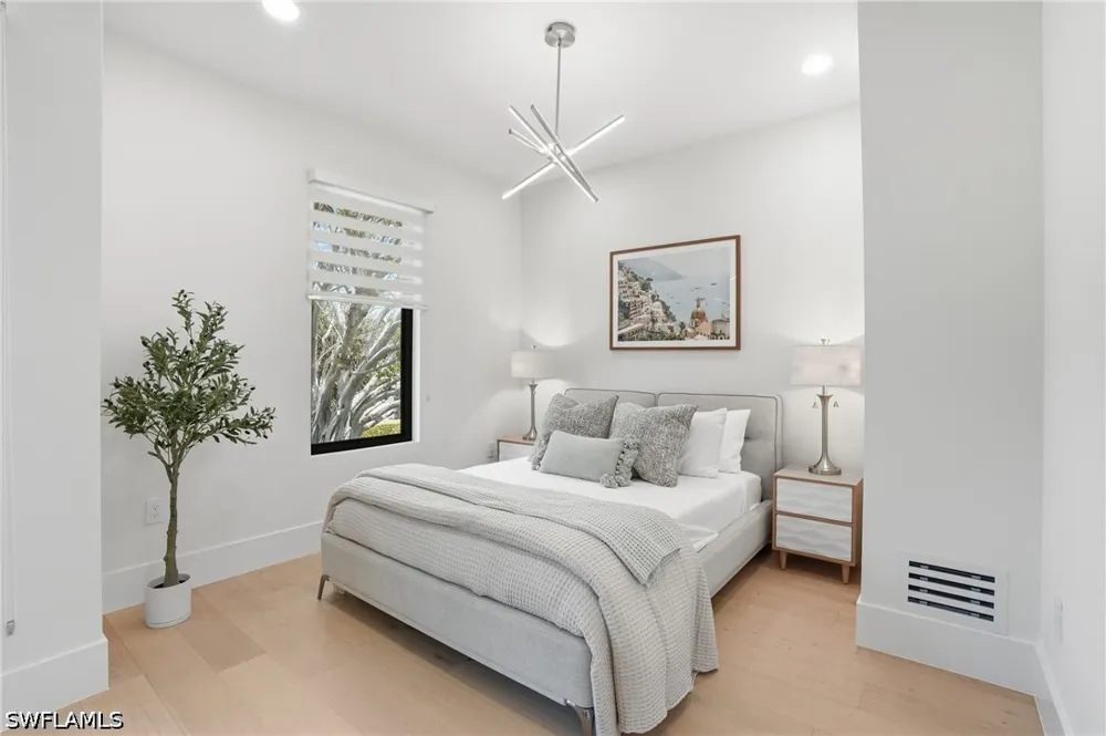 8th Terrace Naples, FL 34102