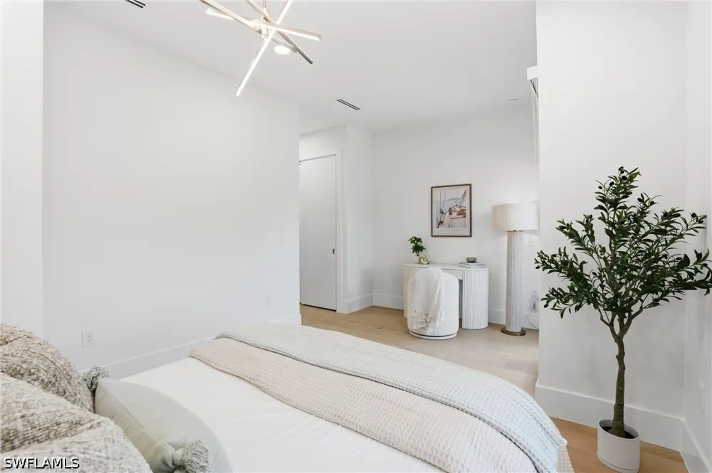 8th Terrace Naples, FL 34102