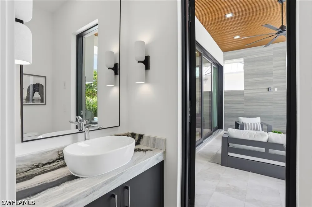 8th Terrace Naples, FL 34102