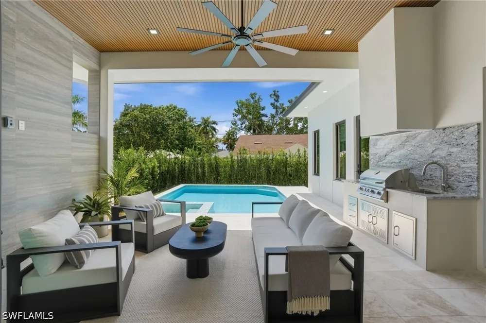 8th Terrace Naples, FL 34102