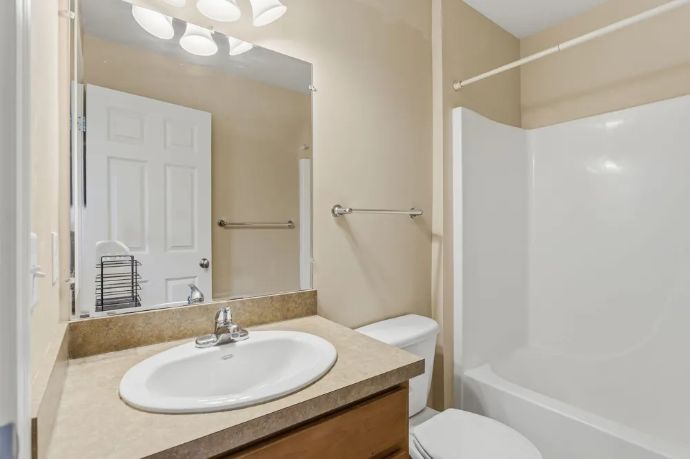 2128 Sherwood Avenue Holland, MI 49423