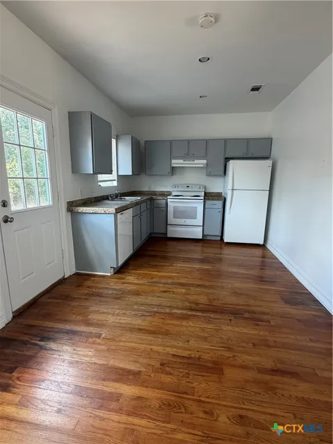 413 W Hamilton