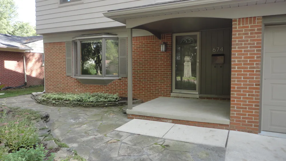 674 Canterbury Drive Saline City, MI 48176