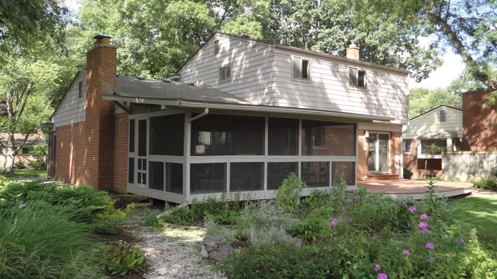 674 Canterbury Drive Saline City, MI 48176