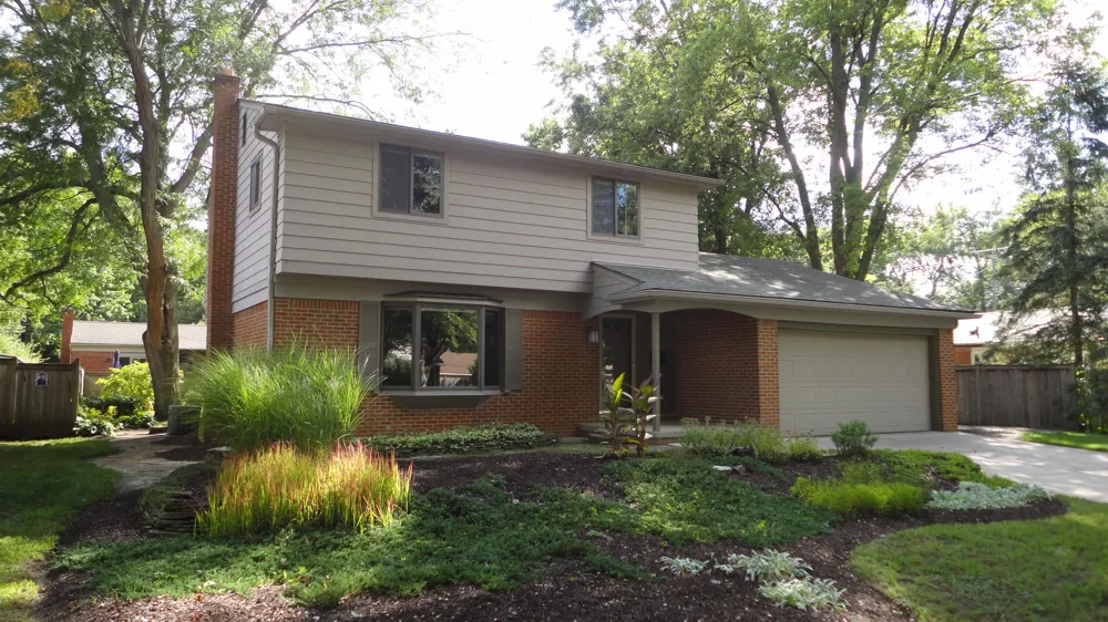 674 Canterbury Drive Saline City, MI 48176