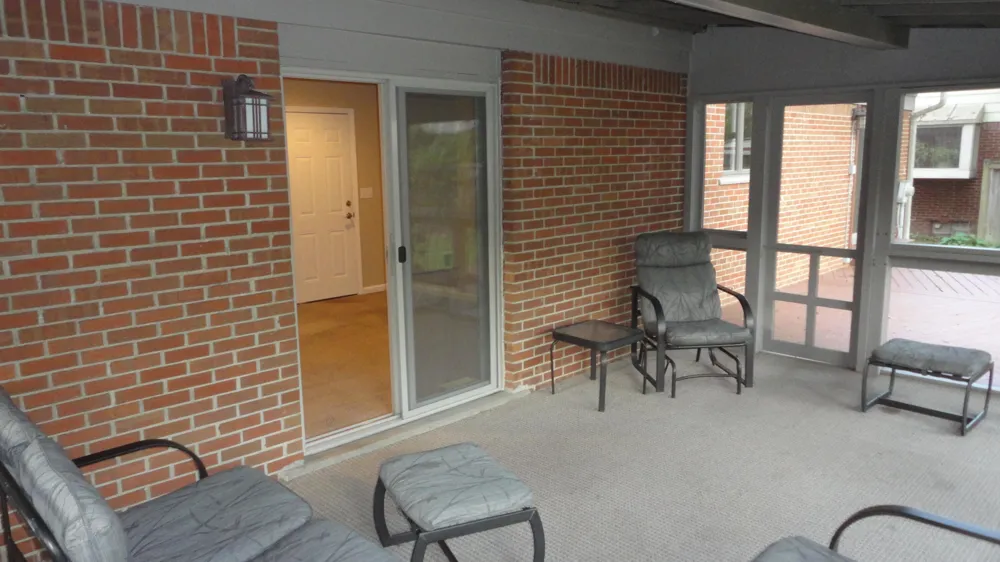 674 Canterbury Drive Saline City, MI 48176