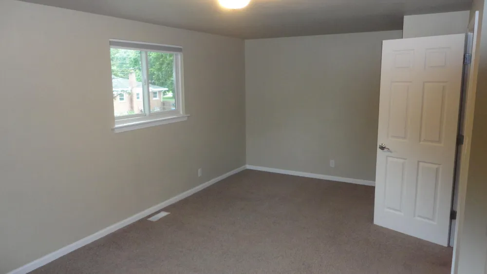 674 Canterbury Drive Saline City, MI 48176