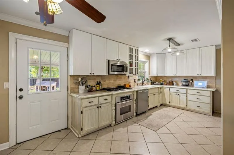 285 Air Acres Way Woodstock, GA 30188