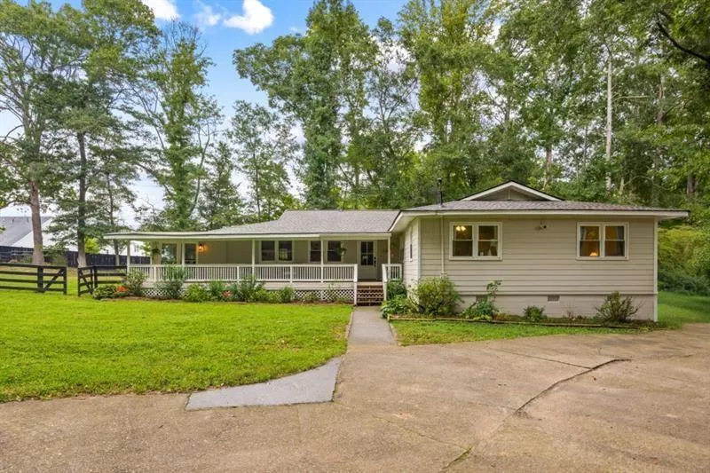 285 Air Acres Way Woodstock, GA 30188