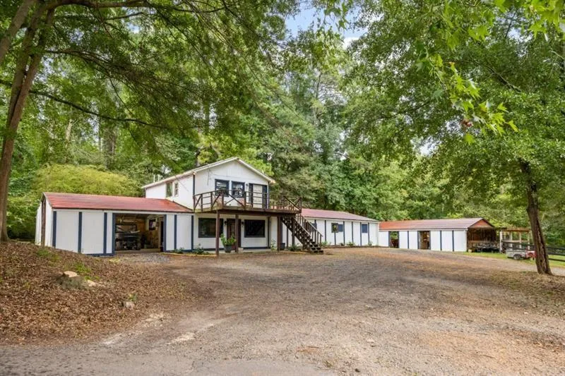 285 Air Acres Way Woodstock, GA 30188