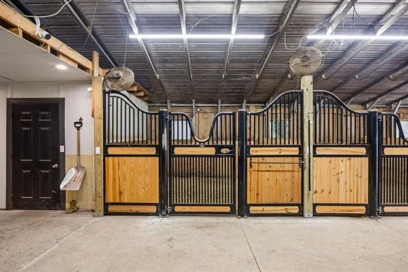 285 Air Acres Way Woodstock, GA 30188