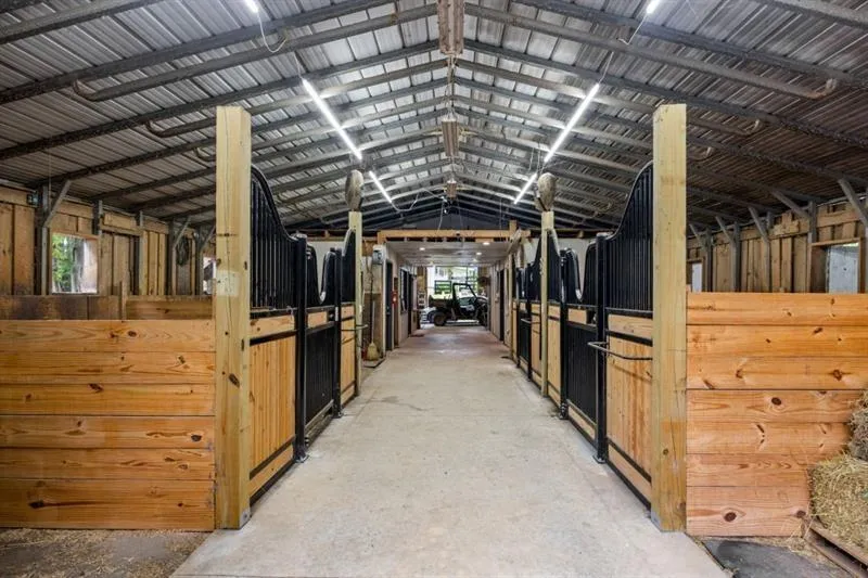285 Air Acres Way Woodstock, GA 30188