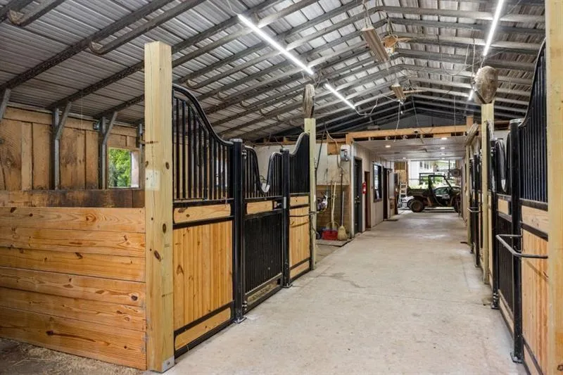 285 Air Acres Way Woodstock, GA 30188