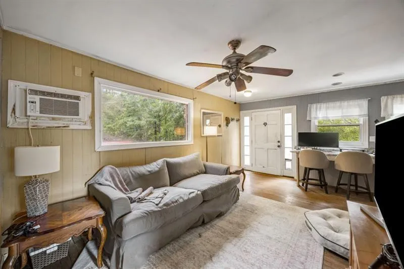 285 Air Acres Way Woodstock, GA 30188