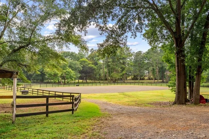 285 Air Acres Way Woodstock, GA 30188