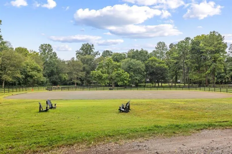 285 Air Acres Way Woodstock, GA 30188