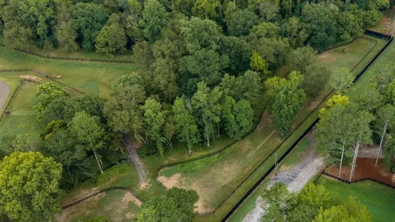 285 Air Acres Way Woodstock, GA 30188
