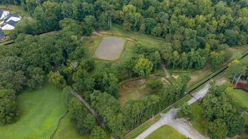 285 Air Acres Way Woodstock, GA 30188