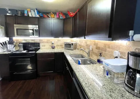 8110 Skillman Street #1090