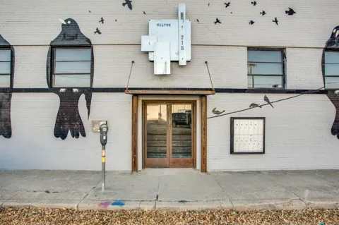 215 Walton Street #1