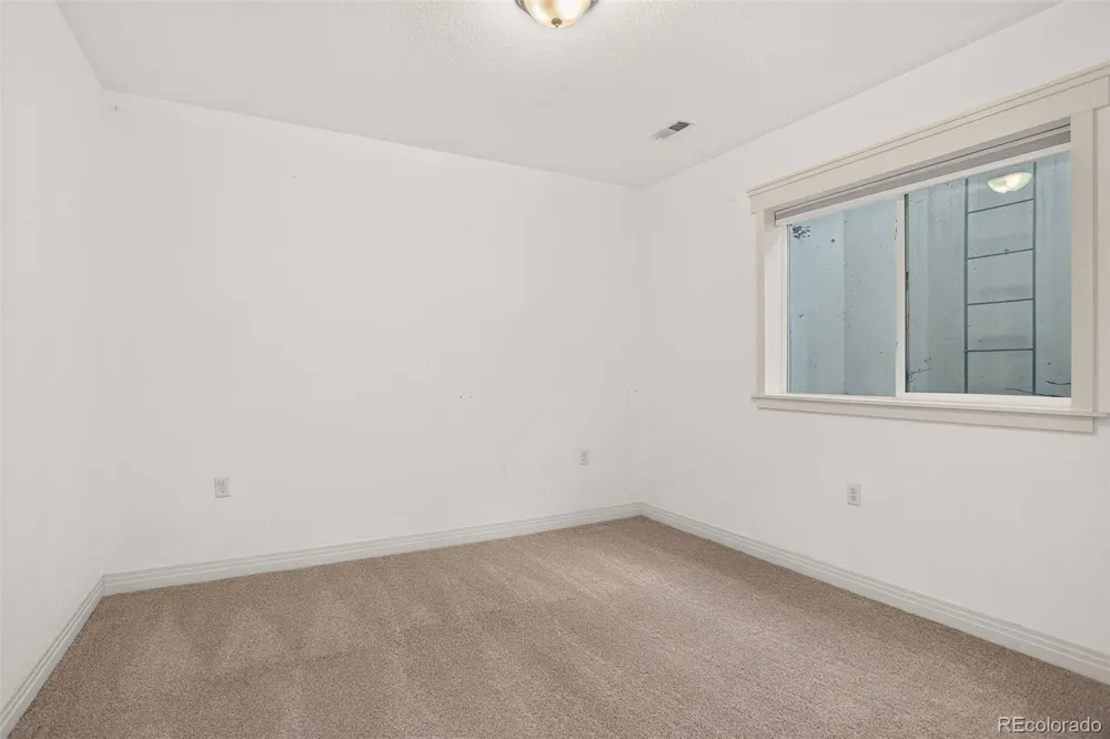 8242 E 55th Place Denver, CO 80238