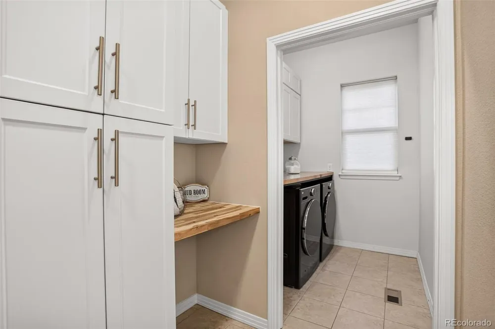 8242 E 55th Place Denver, CO 80238