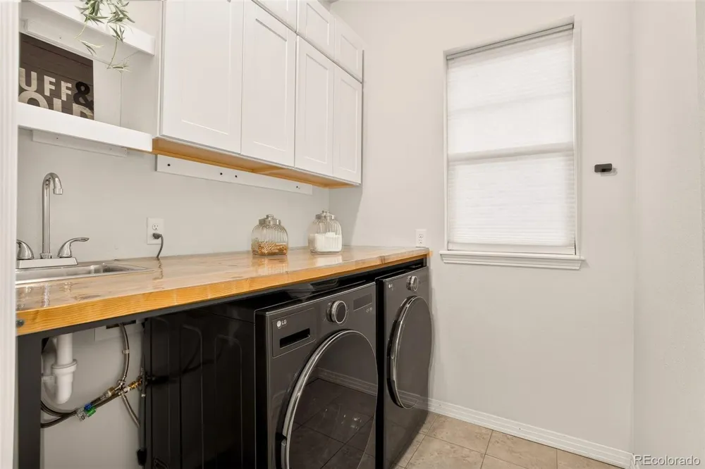 8242 E 55th Place Denver, CO 80238