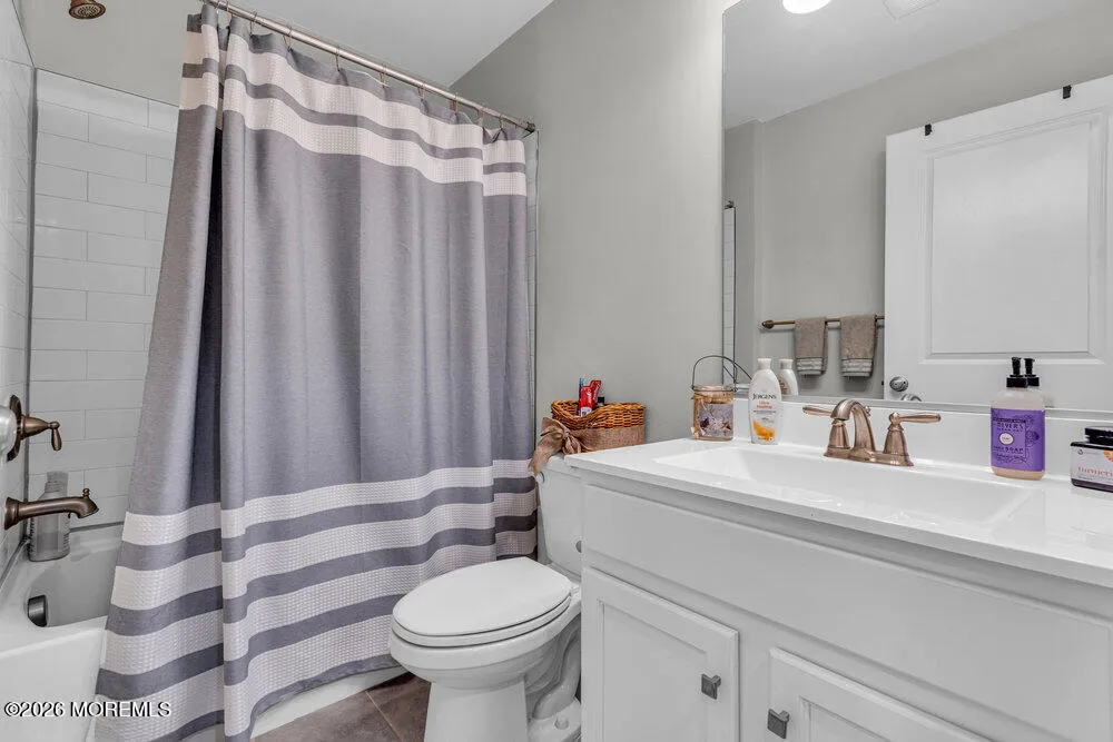 5 Farrah Drive Manahawkin, NJ 08050