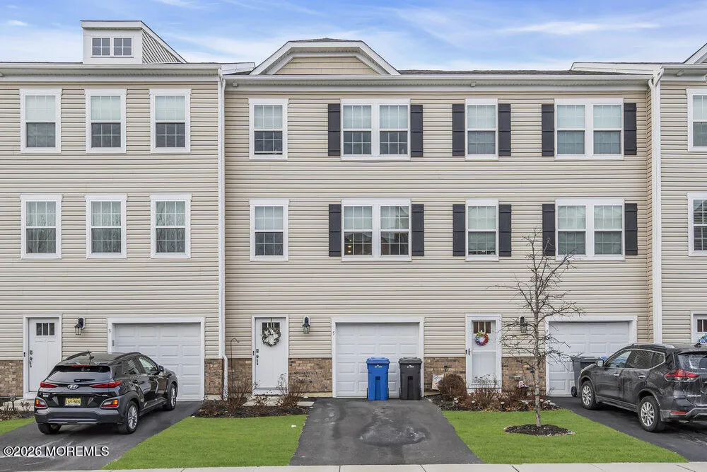 5 Farrah Drive Manahawkin, NJ 08050