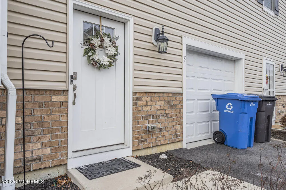 5 Farrah Drive Manahawkin, NJ 08050