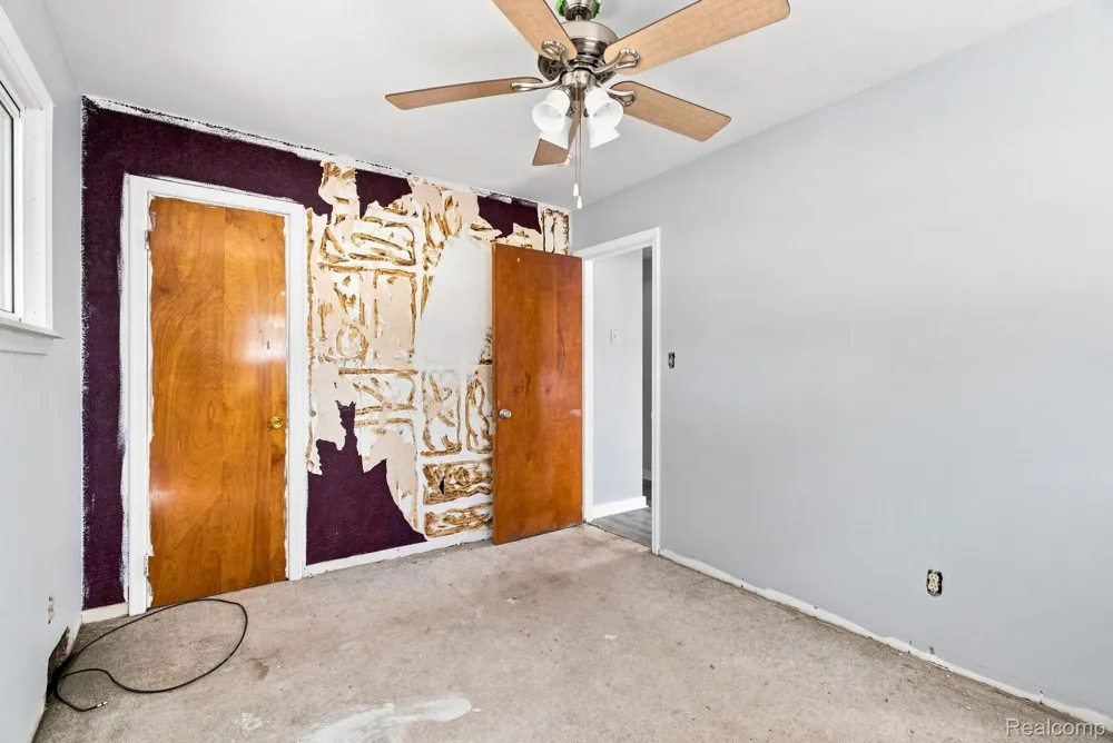 531 Highland Avenue Clawson City, MI 48017