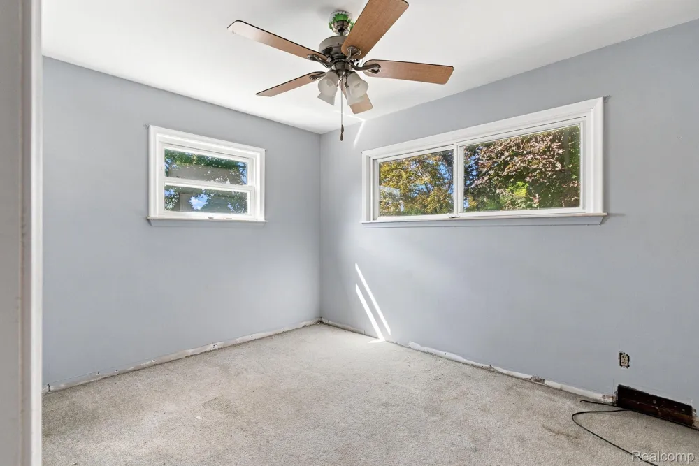 531 Highland Avenue Clawson City, MI 48017