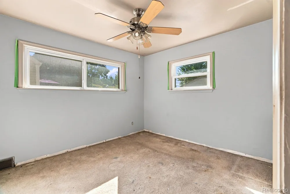 531 Highland Avenue Clawson City, MI 48017
