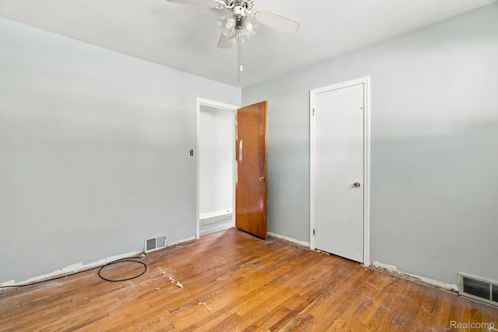 531 Highland Avenue Clawson City, MI 48017