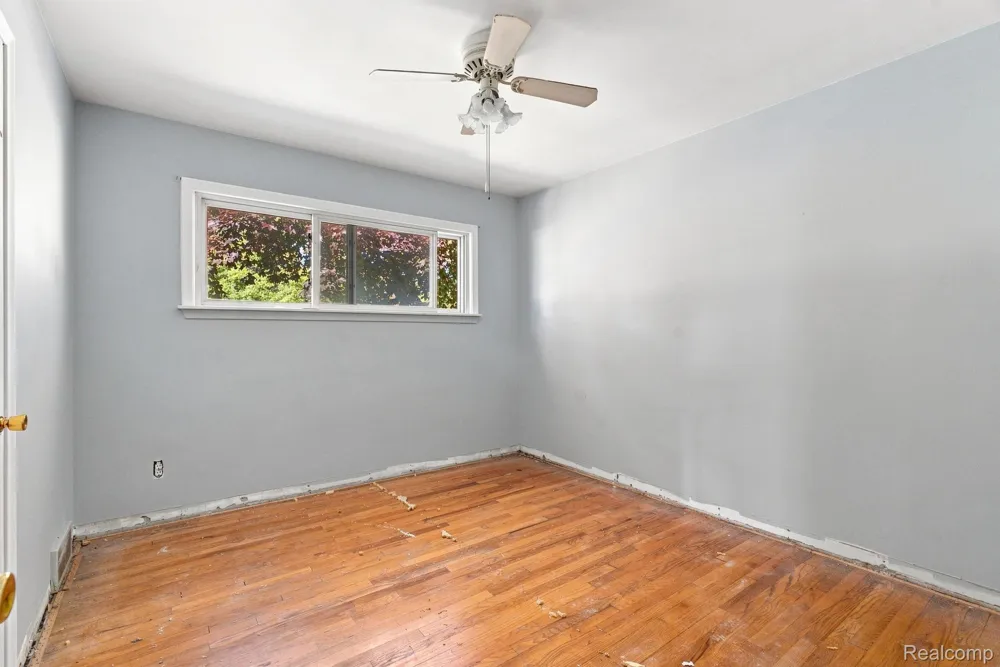 531 Highland Avenue Clawson City, MI 48017